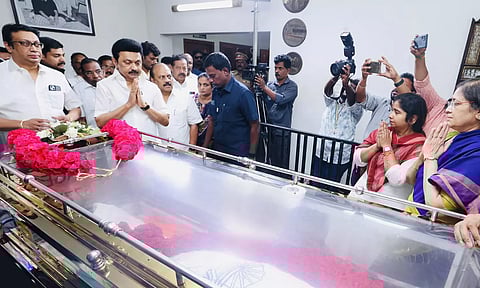 ஈவிகேஎஸ் இளங்கோவன் உடலுக்கு முதலமைச்சர் அஞ்சலி