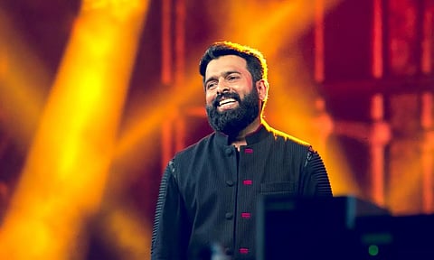 கல்கி 2898 ஏடி படத்தை தொடர்ந்து பாலிவுட்டில் களமிறங்கும் சந்தோஷ் நாராயணன்