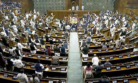 மாநிலங்களவையும் அமளியால் முடக்கம்.. முடிவுக்கு வந்த பாராளுமன்ற  குளிர்கால கூட்டத்தொடர்