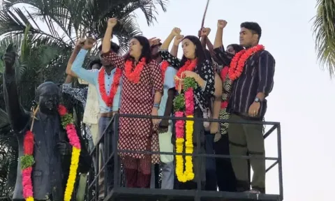 பாண்டிச்சேரி மத்திய பல்கலைக்கழக மாணவர் கவுன்சில் தேர்தலில் SFI கூட்டணி அபார வெற்றி.. ABVP படுதோல்வி