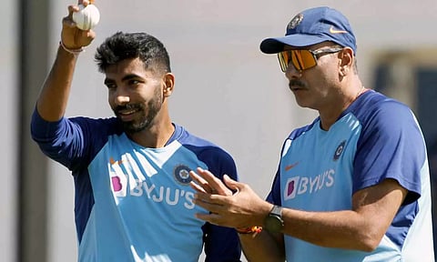 பும்ரா தனி ஒருவராக போராடுகிறார்- ரவிசாஸ்திரி பாராட்டு