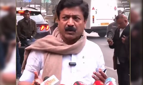 அதிமுகவில் பிரிவு ஏதும் இல்லை.. இபிஎஸ் தலைமையில் இருப்பதுதான் அதிமுக- முன்னாள் அமைச்சர் சி.வி.சண்முகம்