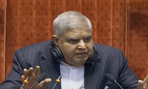 ஆபரேஷனுக்கு உதவுமா காய்கறி வெட்டும் கத்தி: நம்பிக்கையில்லா தீர்மானம் குறித்து ஜெகதீப் தன்கர்