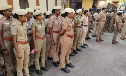 தமிழகத்தில் புத்தாண்டையொட்டி ஒரு லட்சம் போலீசார் பாதுகாப்பு