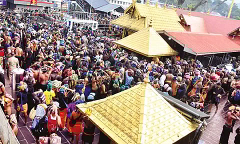 ஆங்கில புத்தாண்டு தரிசனத்துக்கு சபரிமலையில் குவிந்த பக்தர்கள்