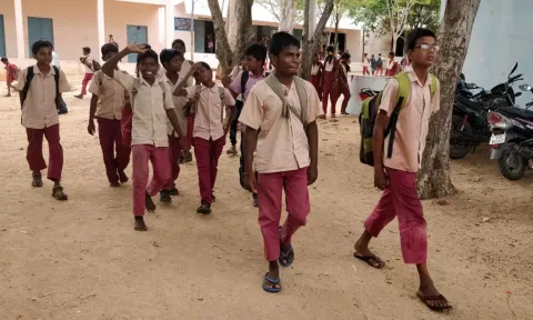 அரையாண்டு தேர்வு விடுமுறை- பள்ளி திறப்பு தள்ளிப்போகும் என எதிர்பார்ப்பு