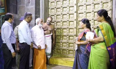 பரமபத வாசல் திறப்பை காண முதலில் விண்ணப்பிக்கும் 500 பேருக்கு அனுமதி இலவசம்- அமைச்சர் சேகர்பாபு