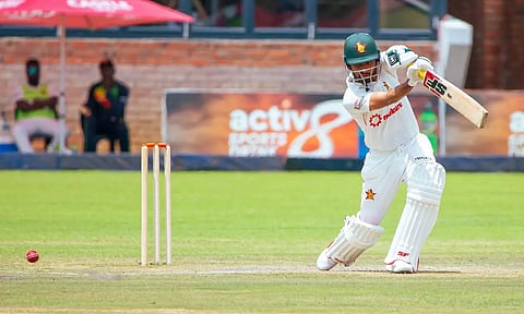 புலவாயோ டெஸ்ட்: ஜிம்பாப்வே முதல் இன்னிங்சில் 243 ரன்களுக்கு ஆல் அவுட்