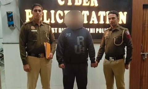 அமெரிக்க மாடல் எனக்கூறி 700 பெண்களை ஆசை வலையில் வீழ்த்திய டெல்லி இளைஞர் கைது