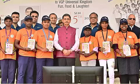 தேர்வுக்கு தயாராக பிரதமர் எழுதிய புத்தகத்தை மாணவர்கள் படிக்கவேண்டும்: ஆர்.என்.ரவி அறிவுரை