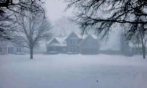 அமெரிக்காவில் கடும் பனிப்பொழிவு: 7 மாகாணங்களில் அவசரநிலை அறிவிப்பு