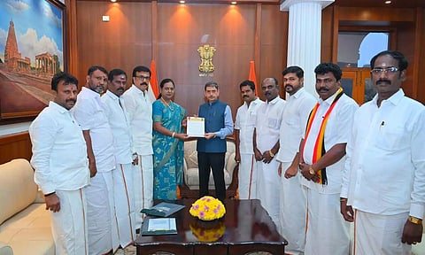 ஆளுநர் ஆர்.என். ரவியுடன் தேமுதிக பொதுச்செயலாளர் பிரேமலதா விஜயகாந்த் சந்திப்பு