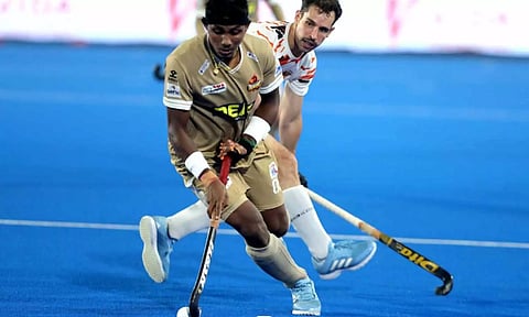 ஹாக்கி இந்தியா 'லீக்' போட்டி: தமிழ்நாடு டிராகன்ஸ் 4-வது வெற்றி- முதல் இடத்துக்கு முன்னேற்றம்