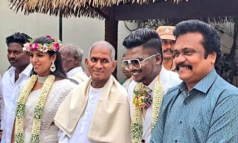 காதலியை கரம் பிடித்த பாடகர் `தெருக்குரல்' அறிவு - இளையராஜா வாழ்த்து