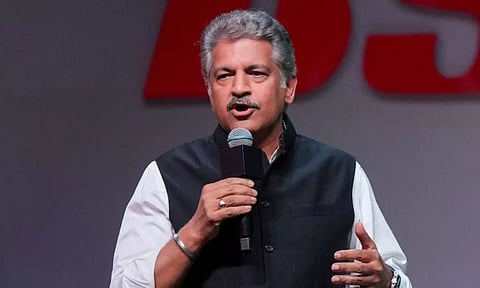 எனது மனைவியை பார்த்துக்கொண்டே இருக்க விரும்புகிறேன் -  90 மணி நேர வேலை குறித்து ஆனந்த் மஹிந்திரா