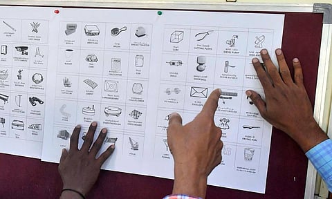 தேர்தலில் போட்டியிடும் சுயேட்சை வேட்பாளர்களுக்கு 135 சின்னங்கள் ஒதுக்கீடு