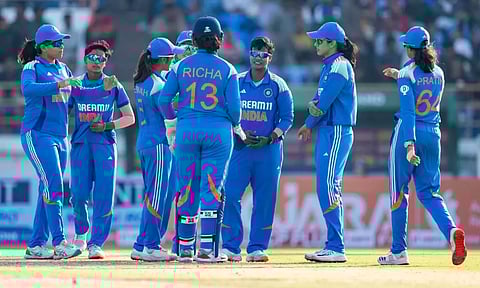 மகளிர் கிரிக்கெட்: அயர்லாந்துக்கு எதிரான ஒருநாள் தொடரை கைப்பற்றி இந்தியா அசத்தல்