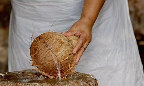 இடையூறு நீங்க தேங்காய் உடைக்கலாம்