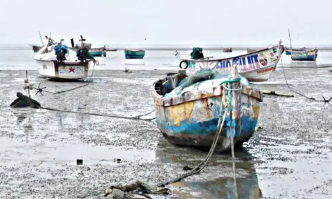 பாம்பன் அருகே 4 மீனவ கிராமங்களில் கடல் உள்வாங்கியதால் மக்கள் அச்சம்