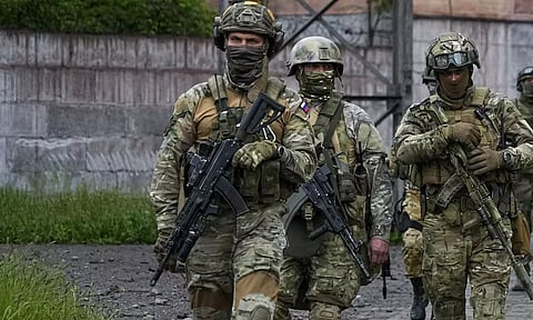 உக்ரைனை எதிர்த்து ரஷிய ராணுவத்திற்காக சண்டையிடும் இந்தியர்களில் 12 பேர் பலி: மத்திய அரசு