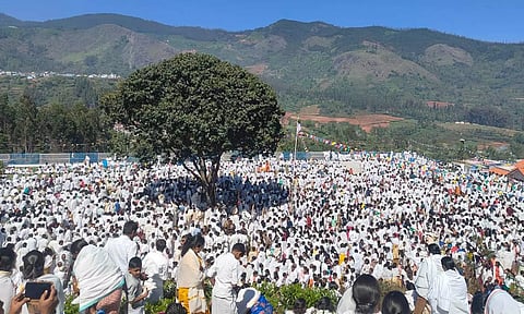 குன்னூர் அருகே ஒரே இடத்தில் ஆயிரக்கணக்கானோர் திரண்டு கொண்டாடிய ஹெத்தையம்மன் திருவிழா
