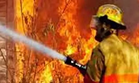 விராலிமலை அருகே வீட்டில் சிலிண்டர் வெடித்து தீ விபத்து