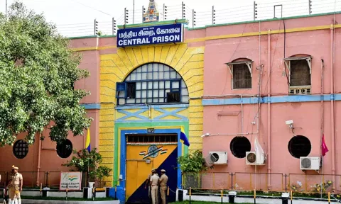 கோவை மத்திய ஜெயிலில் கஞ்சா புழக்கம்- கைதிகள் உள்பட 3 பேர் மீது வழக்கு