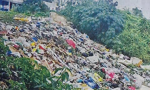 திருக்காலிமேடு ஏரி குப்பை கிடங்காக மாறியது