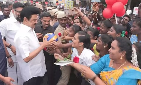 பொதுமக்களை சந்தித்த முதலமைச்சர் மு.க.ஸ்டாலின்