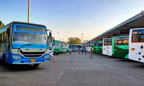 சுபமுகூர்த்தம், வார விடுமுறையை முன்னிட்டு 1,220 சிறப்பு பஸ்கள் இயக்கம்