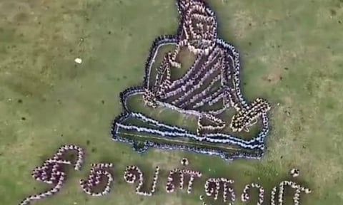 அரசுப் பள்ளி உலக சாதனை: 1330 மாணவர்கள் சேர்ந்து உருவாக்கிய திருவள்ளுவர்