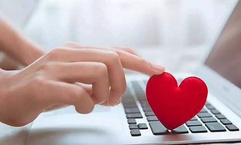 காதலில் கைத்தேர்ந்தவரா நீங்கள்..? அதிரடி விளம்பரத்தை வெளியிட்ட பெங்களூரு நிறுவனம்