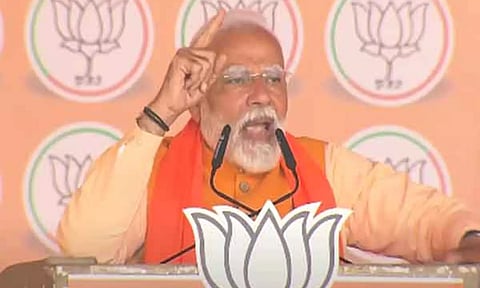 மக்கள் கோபத்தாலேயே ஆம் ஆத்மி எம்.எல்.ஏ.க்கள் விலகல்: பிரதமர் மோடி தாக்கு