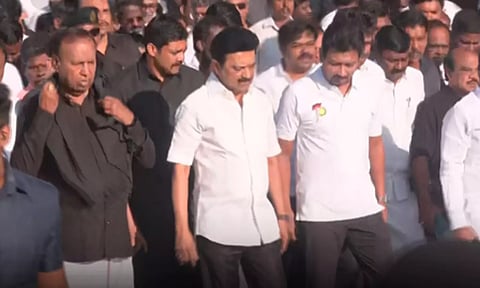 அண்ணா நினைவு தினம்- தி.மு.க. அமைதிப்பேரணி