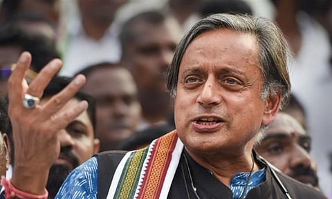 ஒருவரை மிரட்டி 'ஜெய் ஸ்ரீ ராம்' சொல்ல வைப்பது இந்து மதம் கிடையாது - சசி தரூர் சொன்ன விளக்கம்