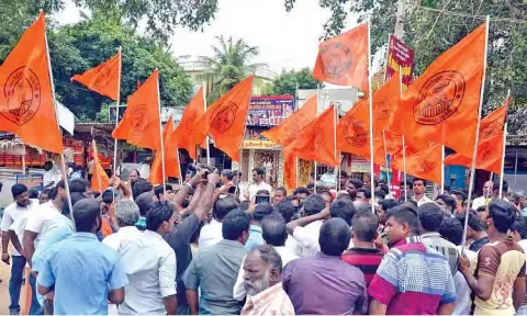கோவையில் தடையை மீறி இந்து முன்னணியினர் போராட்டம்: 90 பேர் மீது வழக்கு