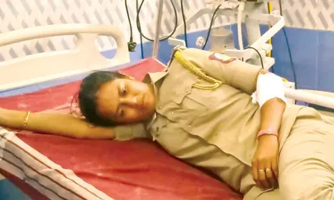 விடுதலை சிறுத்தைகள் நிர்வாகி கத்தியால் தாக்கியதாக பெண் சப்-இன்ஸ்பெக்டர் நாடகம்