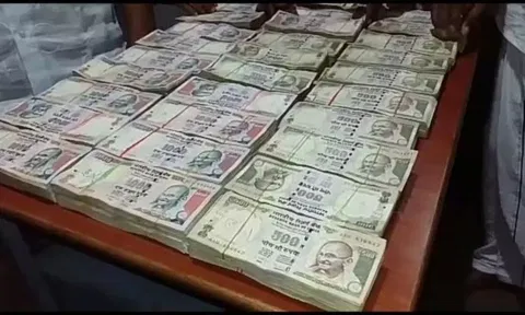 போரூரில் ரூ.28 லட்சம் பழைய ரூ.500, ரூ.1000 நோட்டுகளுடன் 2 பேர் கைது