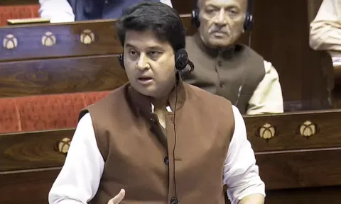 மொபைல் போன் கட்டணம் 94 சதவீதம் குறைந்துள்ளது: ஜோதிராதித்ய சிந்தியா