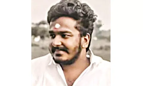 மேலூர் அருகே கல்லூரி மாணவர் வெட்டிக் கொலை