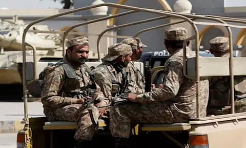 பாகிஸ்தானில் பாதுகாப்புப் படை தாக்குதல்: 12 பயங்கரவாதிகள் பலி