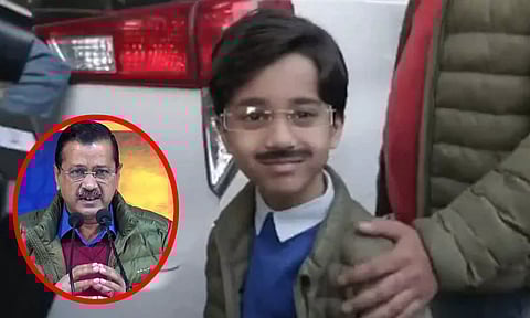 டெல்லி மக்களின் கவனத்தை ஈர்த்த 'மினி' கெஜ்ரிவால்