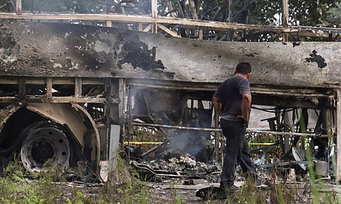 மெக்சிகோவில் லாரி மீது பேருந்து மோதி விபத்து- 41 பேர் உயிரிழப்பு