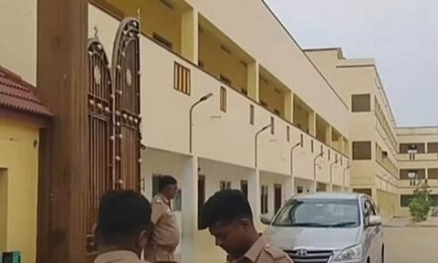 பள்ளிப் பேருந்தில் மோதல் - 9ஆம் வகுப்பு மாணவன் உயிரிழப்பு