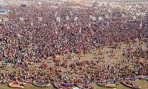 கும்பமேளாவில் புனித நீராடிய பக்தர்கள் எண்ணிக்கை 50 கோடியைத் தாண்டியது