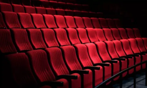 விளம்பரம் திரையிட்ட திரையரங்குக்கு ரூ. 1 லட்சம் அபராதம் - நுகர்வோர் நீதிமன்றம் அதிரடி