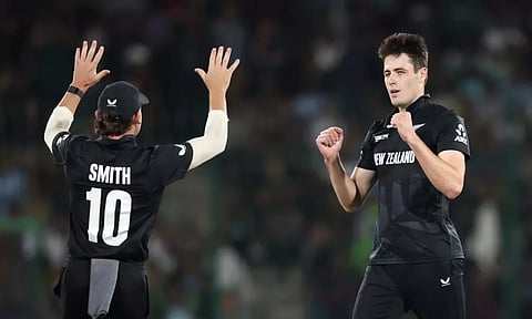 சாம்பியன்ஸ் டிராபி: 60 ரன்கள் வித்தியாசத்தில் பாகிஸ்தானை வீழ்த்தியது நியூசிலாந்து