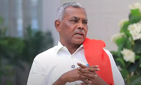 வசனம் பேசுவதில் வல்லவரான விஜய் பாஜக குறித்து பேசும்போது மட்டும் பதுங்குவது ஏன்?- பெ.சண்முகம் கேள்வி