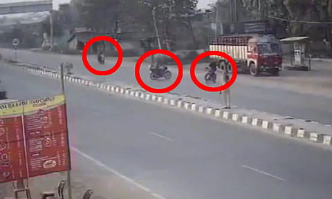 VIDEO: 3 பைக்குகள் ஒன்றோடு ஒன்று மோதி விபத்து - ஒருவர் உயிரிழப்பு