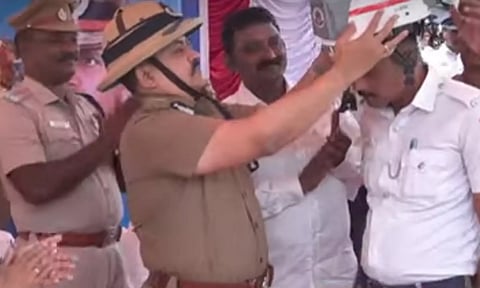 கோடை வெயிலை சமாளிக்க காவலர்களுக்கு AC ஹெல்மெட்